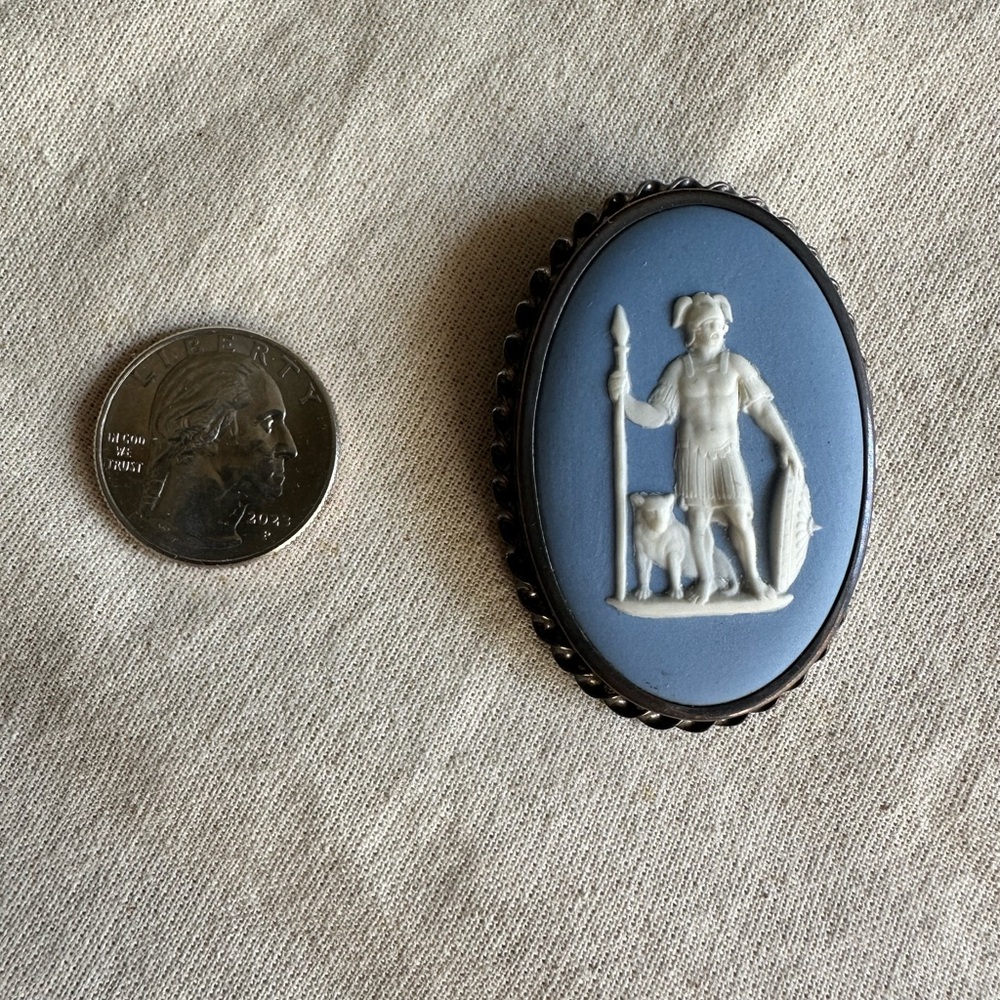 Large Vintage Wedgwood Jasperware Brooch Aries God of war on blue background - Picture 6 of 14